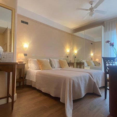 Hotel Apollo Riccione Buitenkant foto