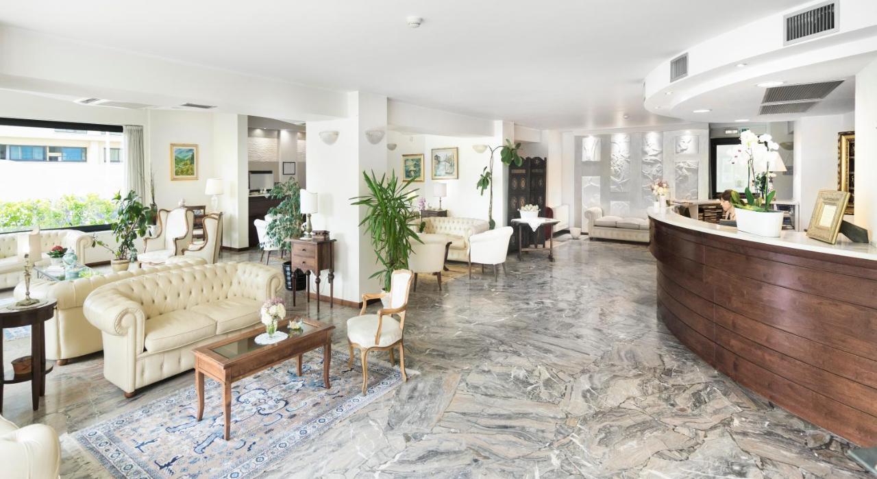 Hotel Apollo Riccione Buitenkant foto