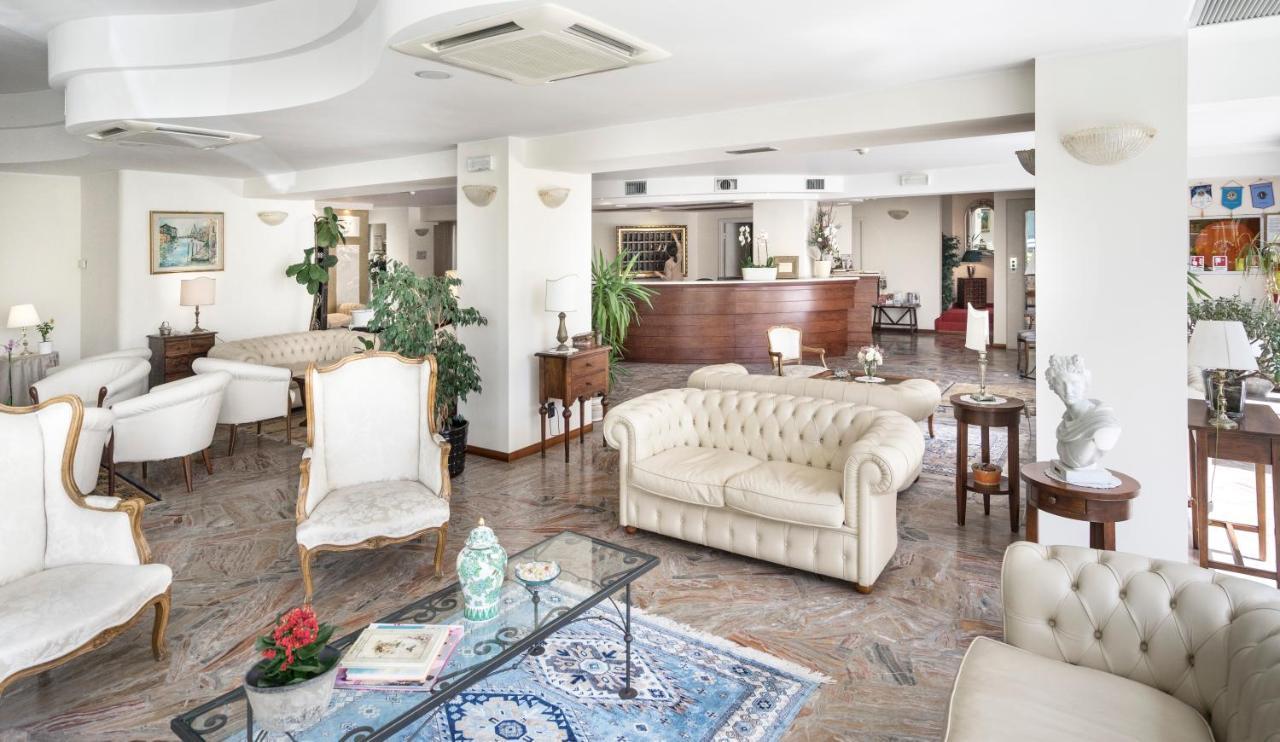Hotel Apollo Riccione Buitenkant foto